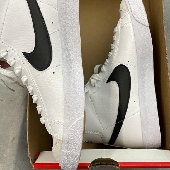 Nike Blazer Mid 77vintage grade school 6y 8 women - Picture 13 of 16